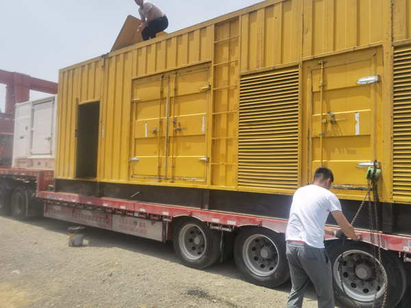 南木林除了负载情况和发动机维护，还有哪些因素会影响 200kw 柴油发电机的油耗？